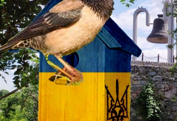 Підприємець пропонує робити і дарувати закладам патріотичні шпаківні