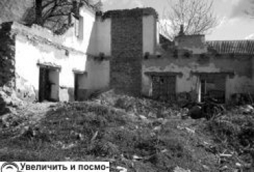 БАРДАК НА ВУЛИЦІ ВОЙКОВА ПРИБРАЛИ. РАЗОМ З РУЇНАМИ