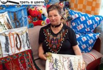 ШВАЧКА, ЛИСТОНОША ТА АКТОРКА: РІЗНІ АМПЛУА МАЙСТРИНІ-ОПТИМІСТКИ