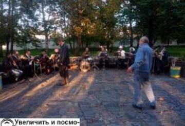 ХТО ПОЧУЄ СИМФОНІЮ ОСЕНІ?