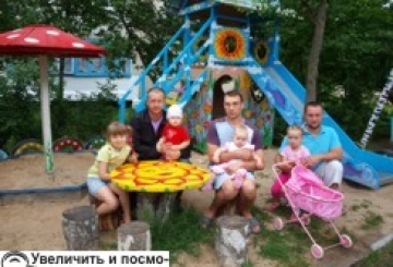 КРЕАТИВ «ВУСАТИХ НЯНЬ»: НАРОБИЛИ ДІТЕЙ — САМІ ЇХ БАВЛЯТЬ