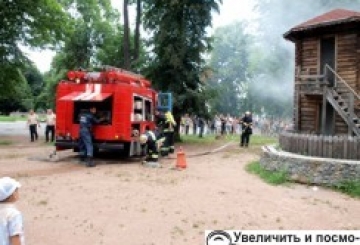 ВРЯТУВАЛИ ПАРК ВІД ПОЖЕЖІ