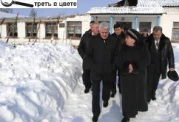 ВОЛОДИМИР ЛИТВИН ПООБІЦЯВ, ЩО ДАХ У ШКОЛІ — БУДЕ!