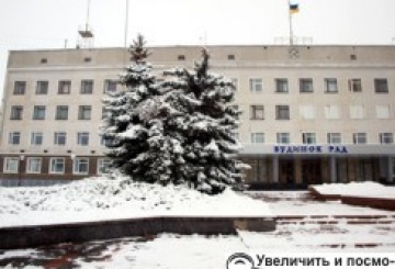 З кожним роком права місцевих рад дедалі обмежуються