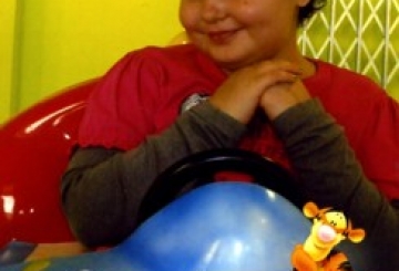 Італійці врятували Світланку Радчук від лейкозу. А що чекає на дівчинку в Україні?..