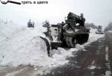 Військова інженерна техніка рятувала людей від заметів