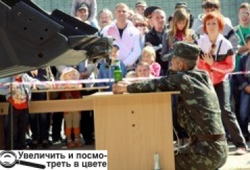 Їхня робота — розміновувати вибухівки і будувати мости