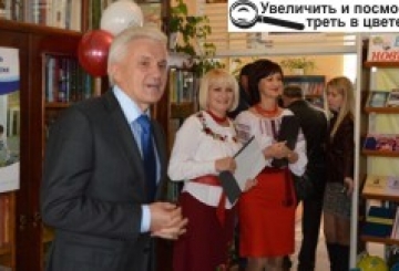 Знову в округ з подарунками