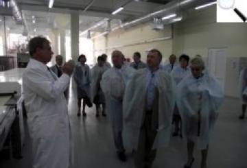 Директори підприємств відвідали завод «Жако», де виготовляють солодощі