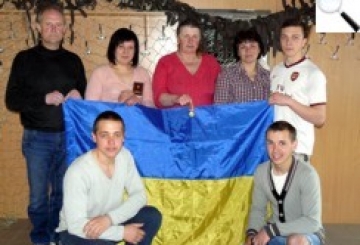 Медаль від Філарета — подяка чижівським волонтерам за їхню роботу