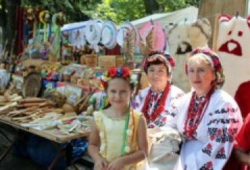 Парад вишиванок скасовано, але у програмі свята є концерти