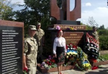 Спорудження меморіалу — пошана від громади на честь загиблих у АТО захисників