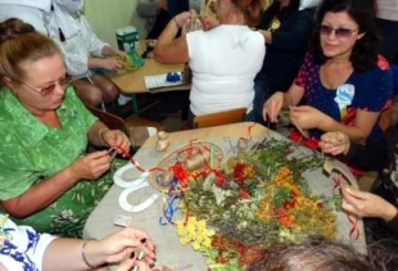 «Мішечки щастя» від вихователів — у дарунок дітям