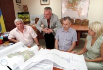 Активізувалися розмови щодо зведення мосту і дамби в районі «биків»