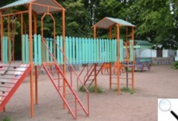 Замість з’їжджати з гірки — головою вниз?!