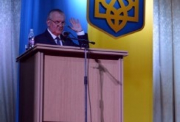 Коли звіт і ювілей — в один день, «колючими» запитаннями настрій не псують