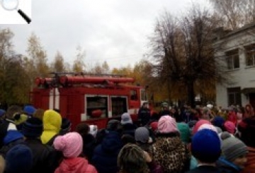 Як рятувальники учнів навчали