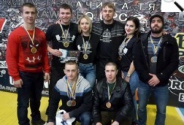 Пауерліфтинг: 12 нагород — на кубку Поділля!