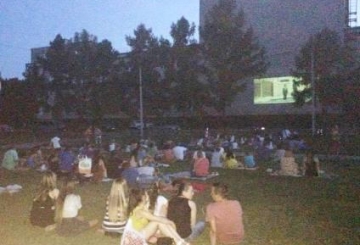 Кіно під відкритим небом нагадало: маємо власного силача. І він потребує допомоги!