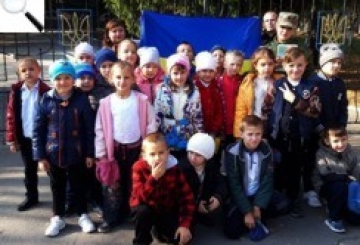 Малюнки школярів зігрівають воїнів своєю щирістю