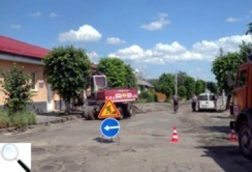 Від центрального кола — до залізничного переїзду: почався капітальний ремонт по вул.Героїв Майдану