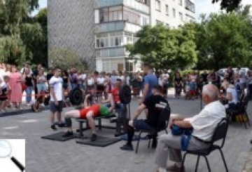 У Новограді провели «Козацькі забави»