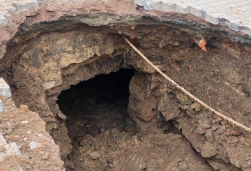 Куди ведуть  підземелля Звягеля?