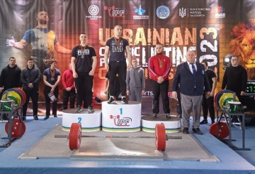 Звягелянин Богдан Ілюченко посів друге місце на чемпіонаті України з пауерліфтингу