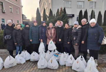 Іноземні партнери фабрики  підтримують людей в умовах війни