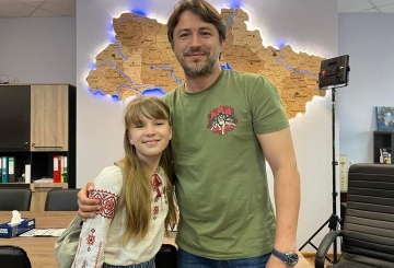 Малишка-шашистка, яка збирає гроші для ЗСУ, святкує 10 років