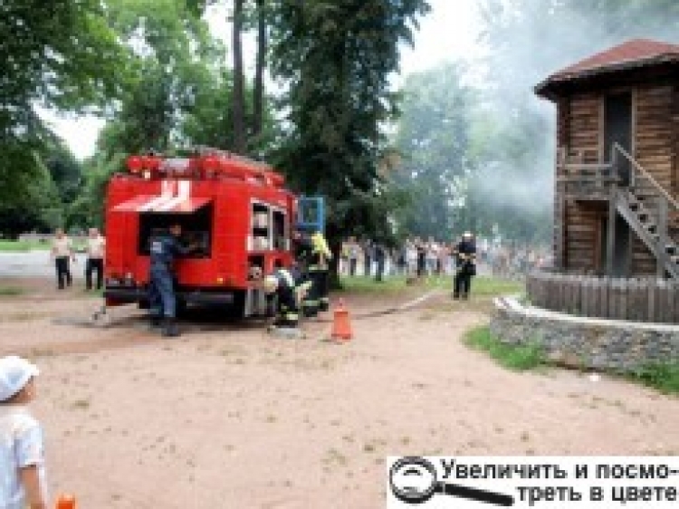 ВРЯТУВАЛИ ПАРК ВІД ПОЖЕЖІ