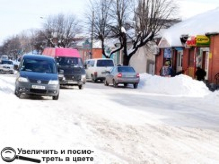 НОВОГРАД ПОДОЛАВ СНІГОПАД. А ЧИ ГОТОВЕ МІСТО ДО МОРОЗІВ?