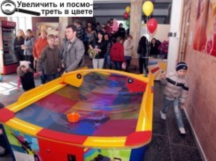 РОЗВАЖАЛЬНИЙ ЦЕНТР «НЕПОСИДА»: ТЕПЕР Є КУДИ СХОДИТИ З ДИТИНОЮ