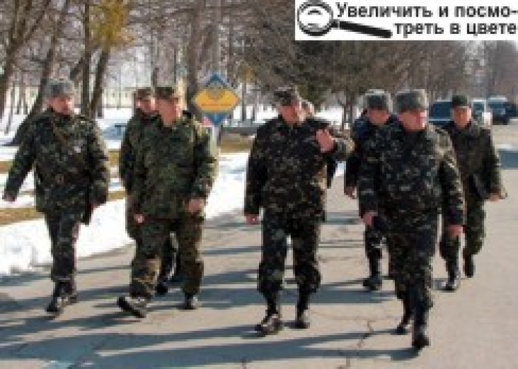 Речового забезпечення, житла і нових танків військовим бракує. Але професіоналізм є