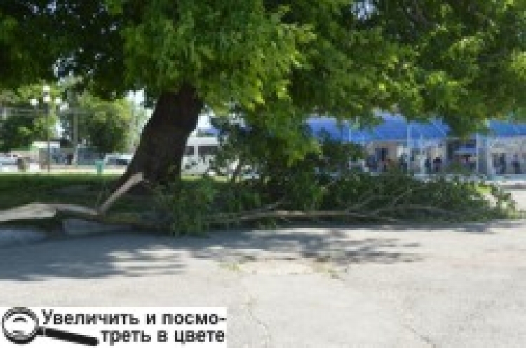 Буревій знеструмив район
