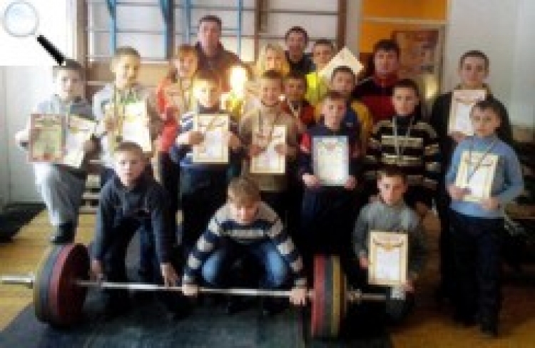 Звягельчанин встановив рекорд турніру юних важкоатлетів!