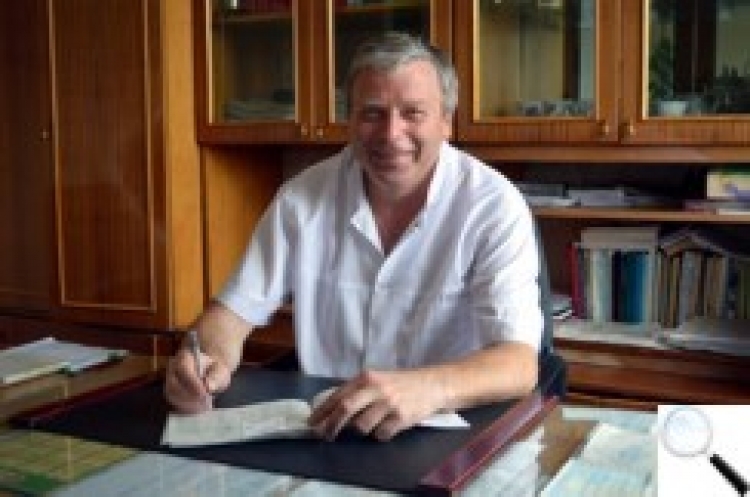 Він знає сім технік вишивання, але не бачить у цьому нічого особливого