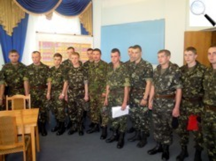 Стали до строю молоді лейтенанти