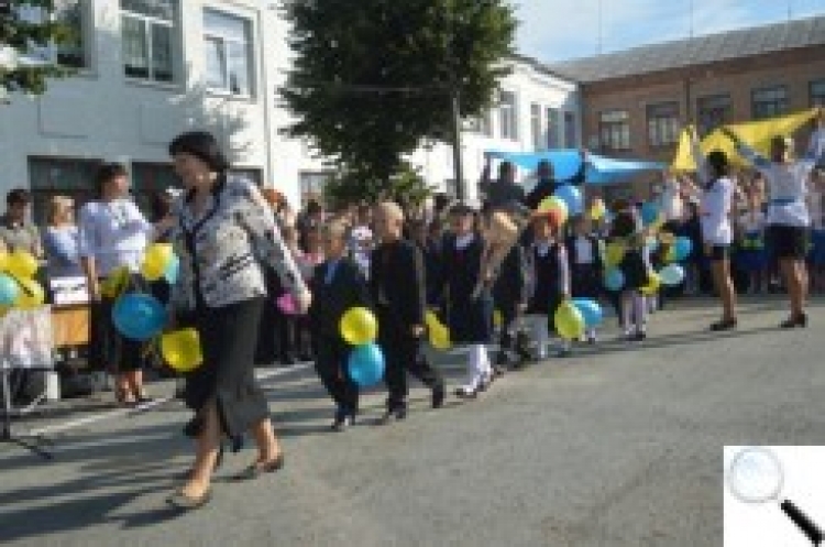 Свято зі сльозами на очах: замість квітів на 1 вересня — благодійні внески для поранених солдатів