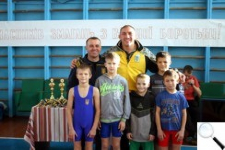 Молоді борці «крокують до Олімпу», старші — здобувають перемоги у складі національної збірної