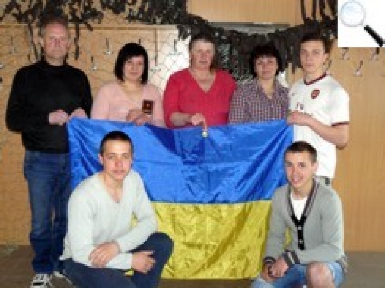 Медаль від Філарета — подяка чижівським волонтерам за їхню роботу