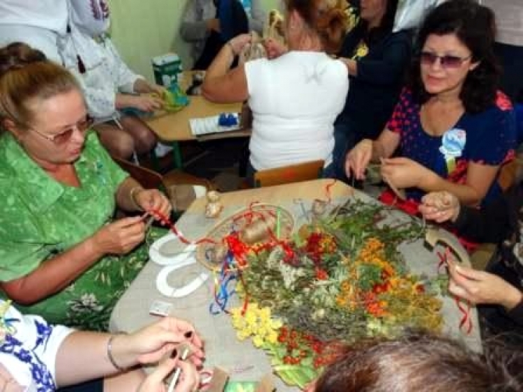 «Мішечки щастя» від вихователів — у дарунок дітям