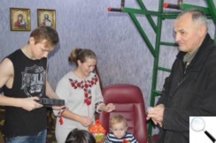 Планшети — для дітей, чиї батьки загинули в АТО