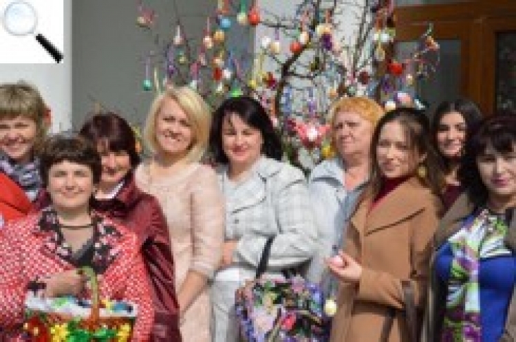 Захисники дзвонили дітям з передової, щоб подякувати за Великодній кошик