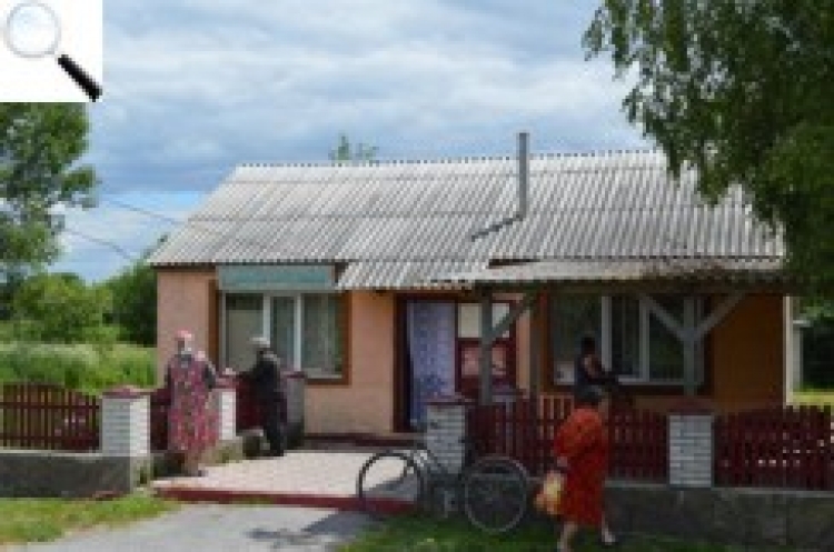 Чому люди з села Кожушки телефонують на урядову лінію, аби купити продукти?