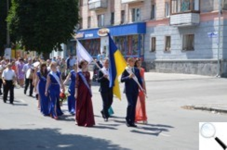 Випускний вечір у медичному коледжі