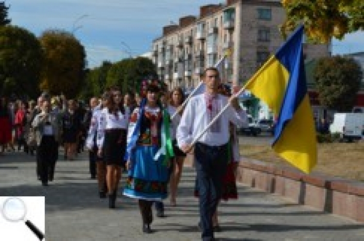 Чи ходитимуть студенти-медики у костюмах від Версаче?