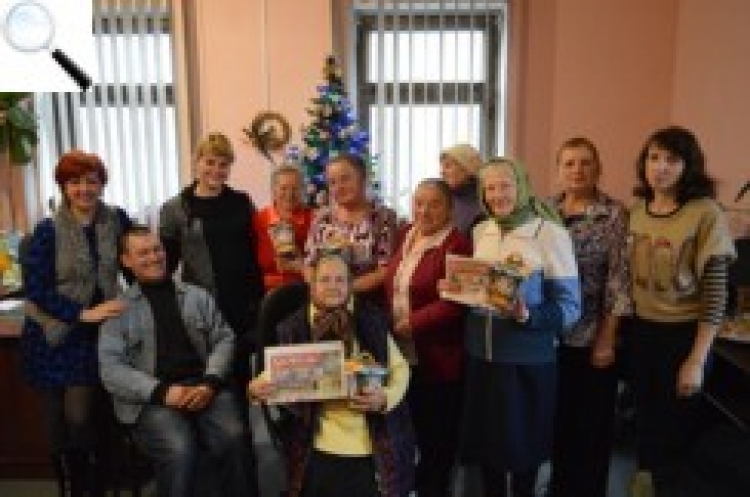 З їх рук «Звягель», як гарячі пиріжки, розходиться на «ура»