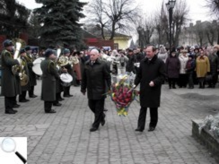 У міській раді роз’яснюють, на які свята купують квіти з бюджету