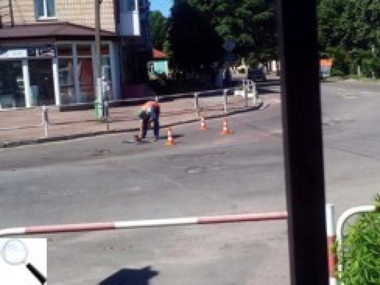«Де наші дороги? Де наші податки?»
